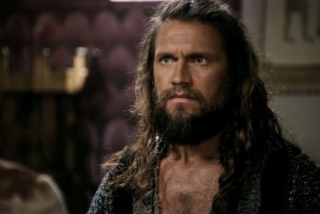 Vitor Hugo deixa as gravações de “O Rico e o Lázaro” por questões contratuais