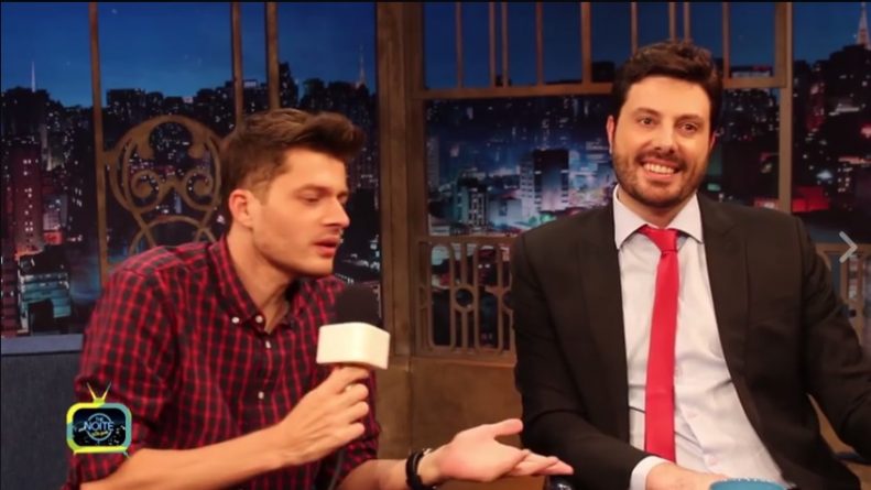 Danilo Gentili fala de Fábio Porchat, Marcelo Adnet e de Rafinha Bastos em entrevista ao Bastidores da TV