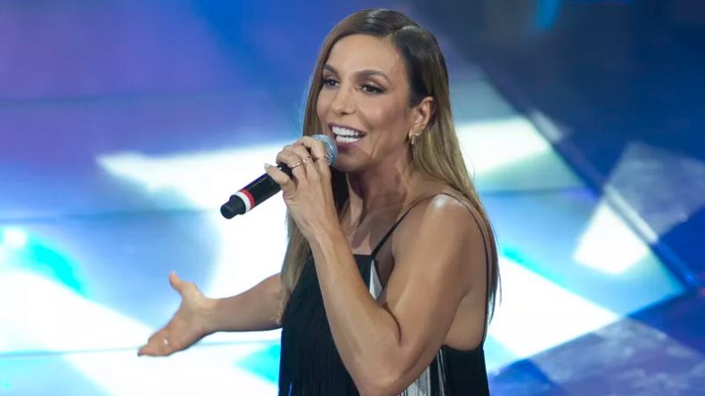 Ivete Sangalo comemora 45 anos no Brasil e Estados Unidos