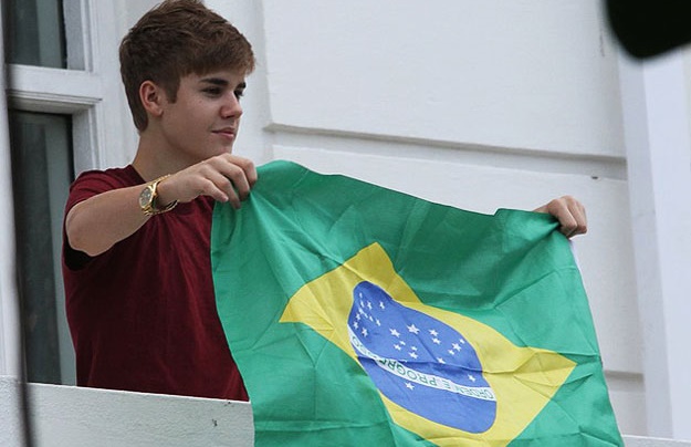 Justin Bieber não aparece em sua própria festa no Rio de Janeiro e deixa 700 convidados frustrados