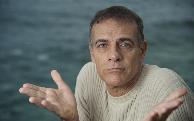 Mário Gomes vai a dentista antes de entrevista para programa de TV