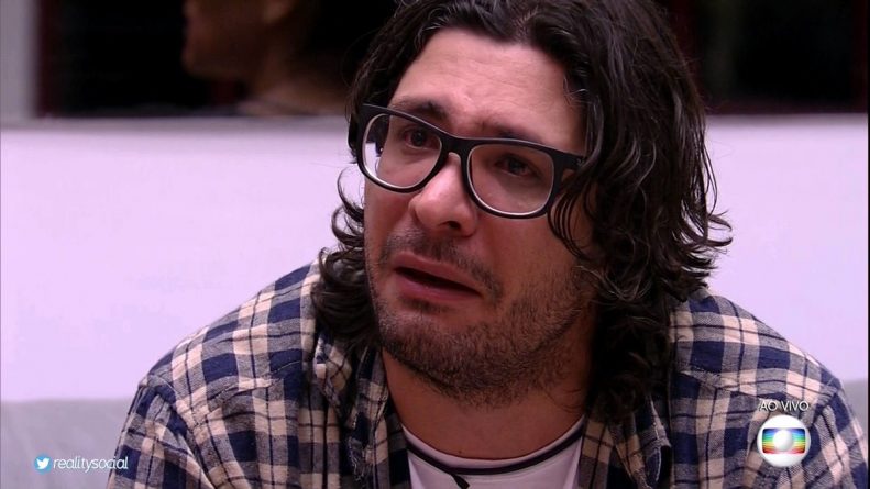 Com barraco ao vivo, “Big Brother Brasil” bomba na audiência nesta segunda-feira (03)