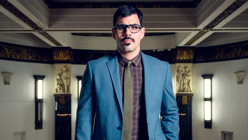 Juliano Cazarré vive atrapalhado com mulheres em “Vade Retro”