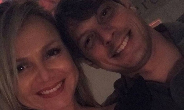 Após boatos, Eliana anuncia que está grávida; confira