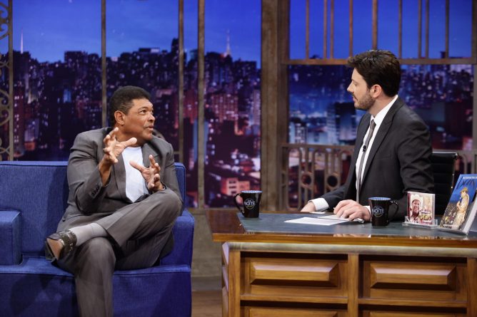 Valdemiro Santiago é o entrevistado de Danilo Gentili no “The Noite” desta quarta-feira