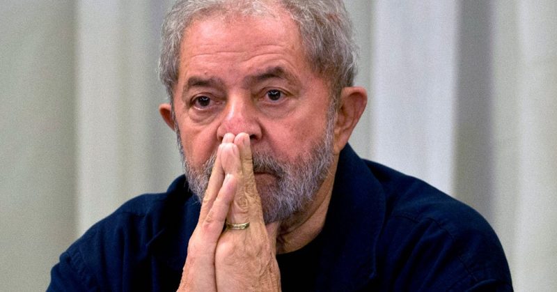 Chico Buarque e Martinho da Vila visitam Lula na cadeia