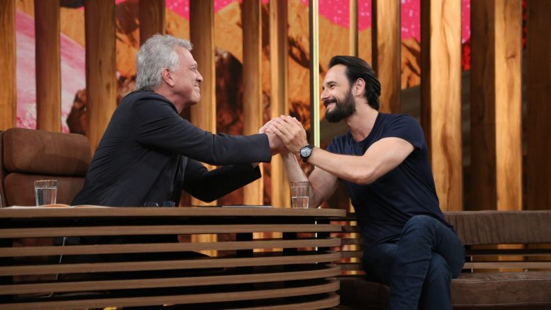 No “Conversa com Bial”, Rodrigo Santoro faz balanço de uma década em Hollywood