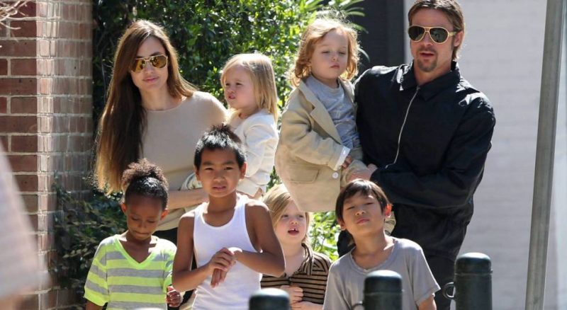 Angelina Jolie muda com os filhos para mansão de R$ 79 milhões