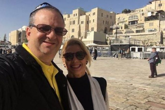 Ex-BBB resolve casar em cerimônia íntima, em Israel