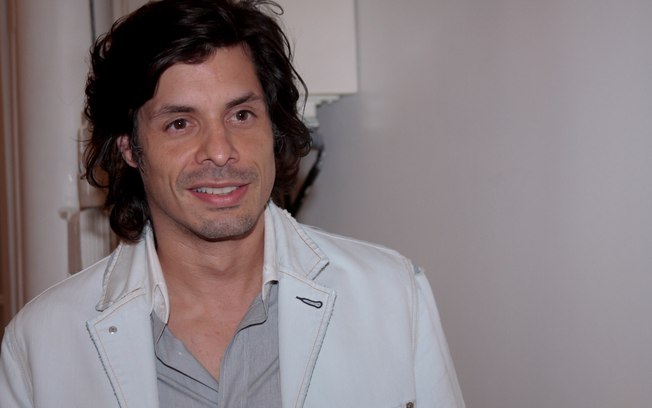 SBT contrata Daniel Alvim para “Carinha de Anjo”