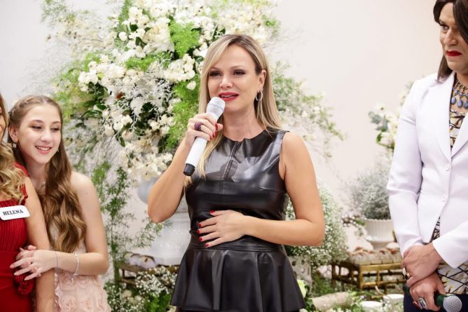 Eliana tem ordens para evitar receber visitas