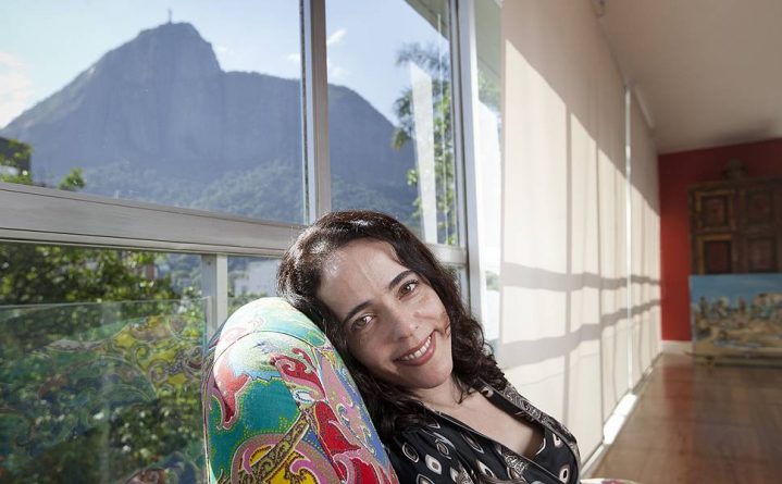 Silvia Buarque de Hollanda é internada com depressão profunda