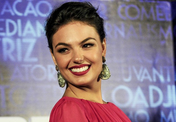 Isis Valverde vence processo contra a Playboy