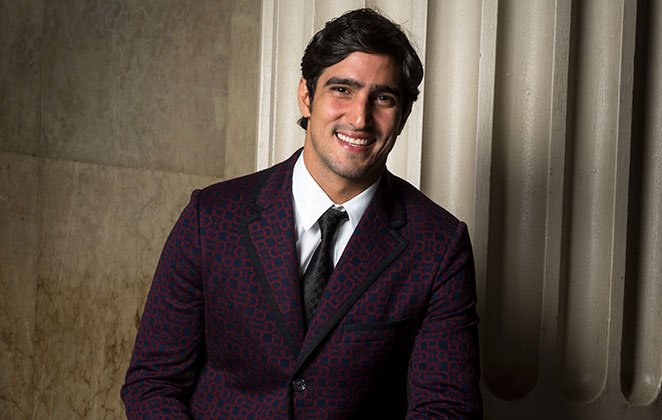 Promessa na Globo, Renato Góes renova por mais três anos