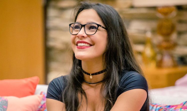Sem futuro na TV, Emilly perde contrato com a Globo e vira youtuber