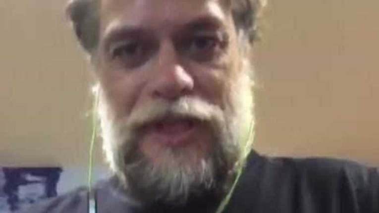 Fábio Assunção surpreende com barba grande