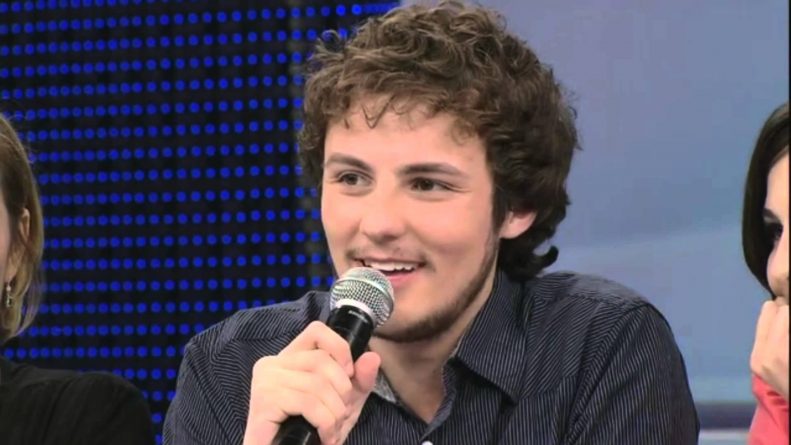 Miguel Roncato assina com a Record após anos longe da TV