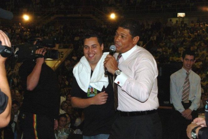 Jornalista do “Fofocalizando” processa Valdemiro Santiago em processo de R$ 48 milhões