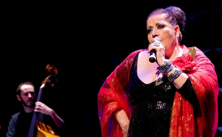 Morre a cantora Célia, aos 70 anos