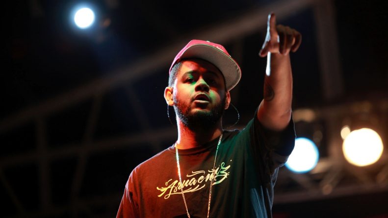 Emicida manda recado para William Waack: “Isso aqui é coisa de preto”