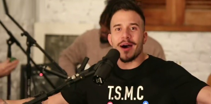 Fã alcança sonho e se torna vocalista de banda