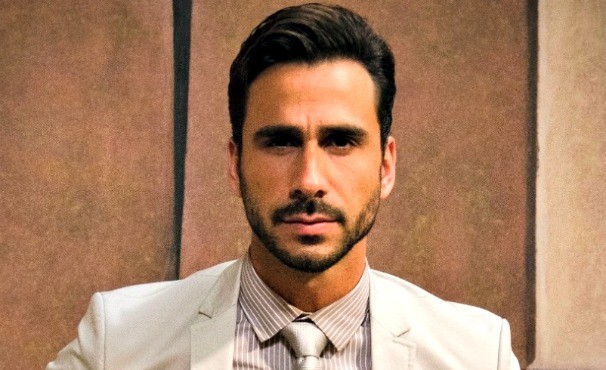 Júlio Rocha assina com a Globo para “Ilha de Ferro”