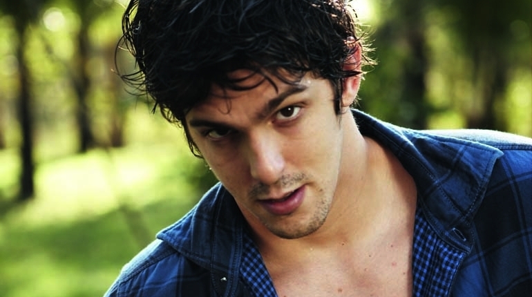 Rafael Infante assina com a Globo