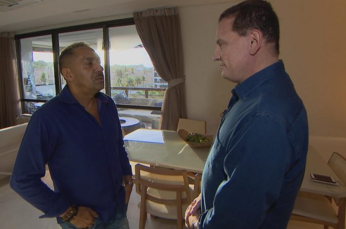 Tiririca chora e fala de propinas em entrevista exclusiva a Roberto Cabrini