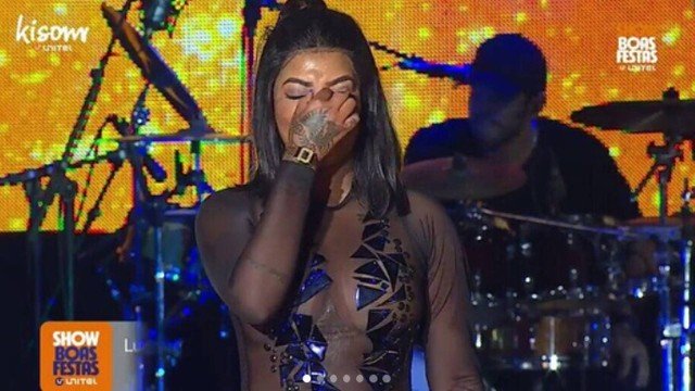 Em show na Angola, Ludmilla vai às lágrimas: “Estou impactada”