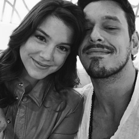 Alice Wegmann e João Vicente de Castro são vistos em clima de romance na virada do ano