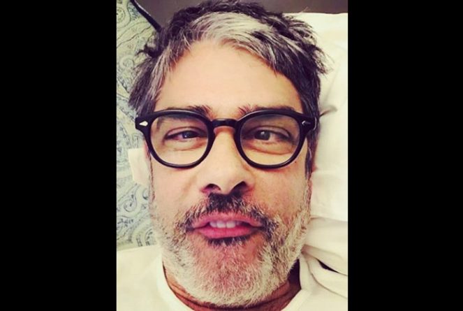 William Bonnner curte férias com seguidores nas redes sociais