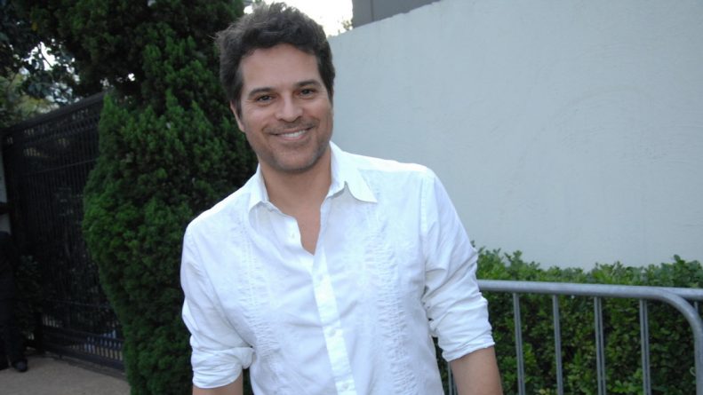 Juan Alba é convidado para “O Outro Lado do Paraíso”