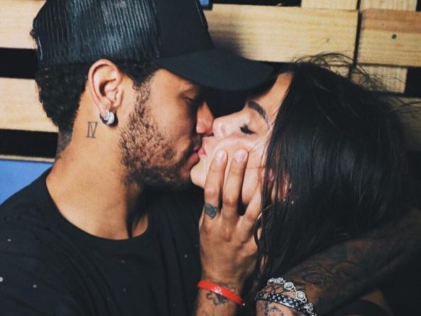 Bruna Marquezine e Neymar Jr. reataram o namoro há um mês