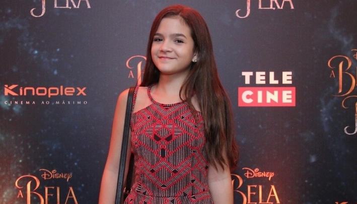 Mel Maia será bruxa em “Deus Salve o Rei”