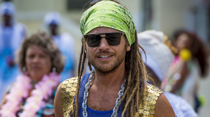 Personagem de Emilio Dantas ganha canção própria em “Segundo Sol”