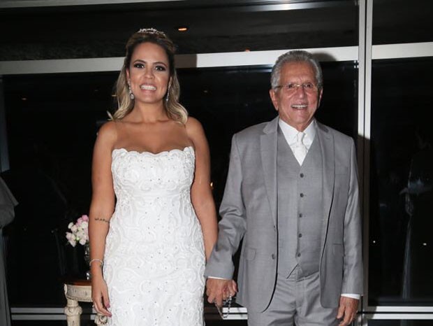 Carlos Alberto de Nóbrega se casa com Renata Domingues