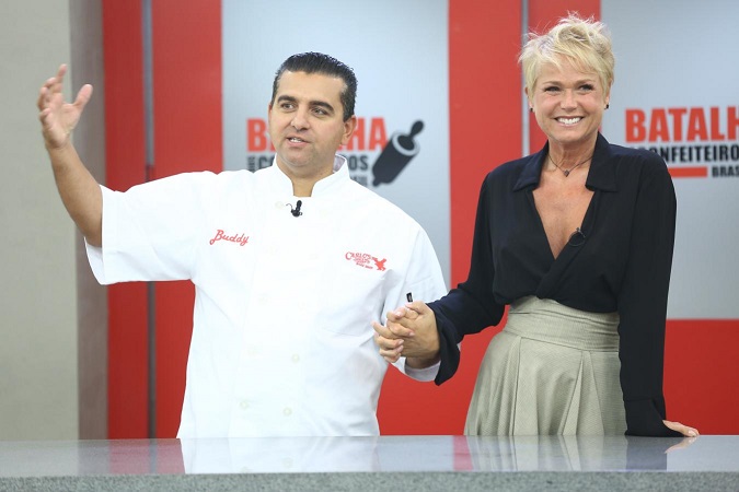 Xuxa é a convidada especial de Buddy Valastro para avaliar bolos dos participantes e se emociona na hora da eliminação