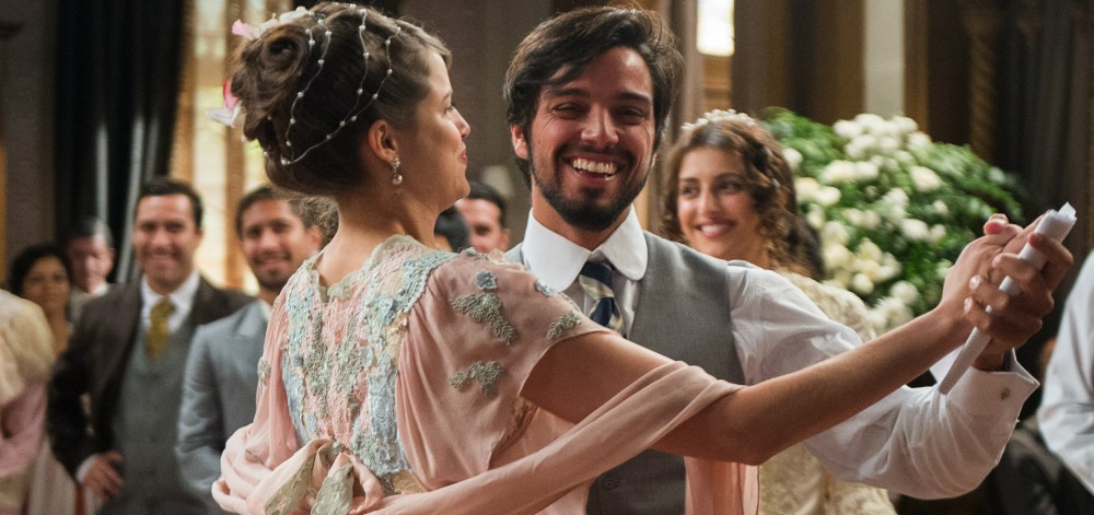 Agatha Moreira e Rodrigo Simas viram casal sensação em novela das 18h