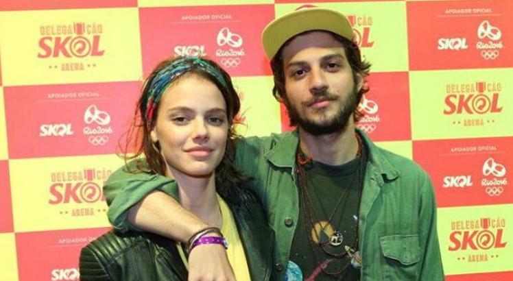 Chega ao fim o relacionamento de Chay Suede e Laura Neiva