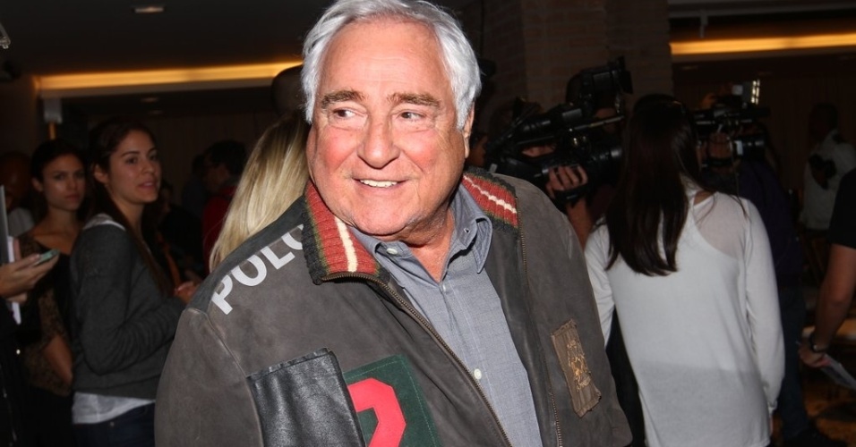 Luis Gustavo grava filme do “Sai de Baixo” contra ordem dos médicos