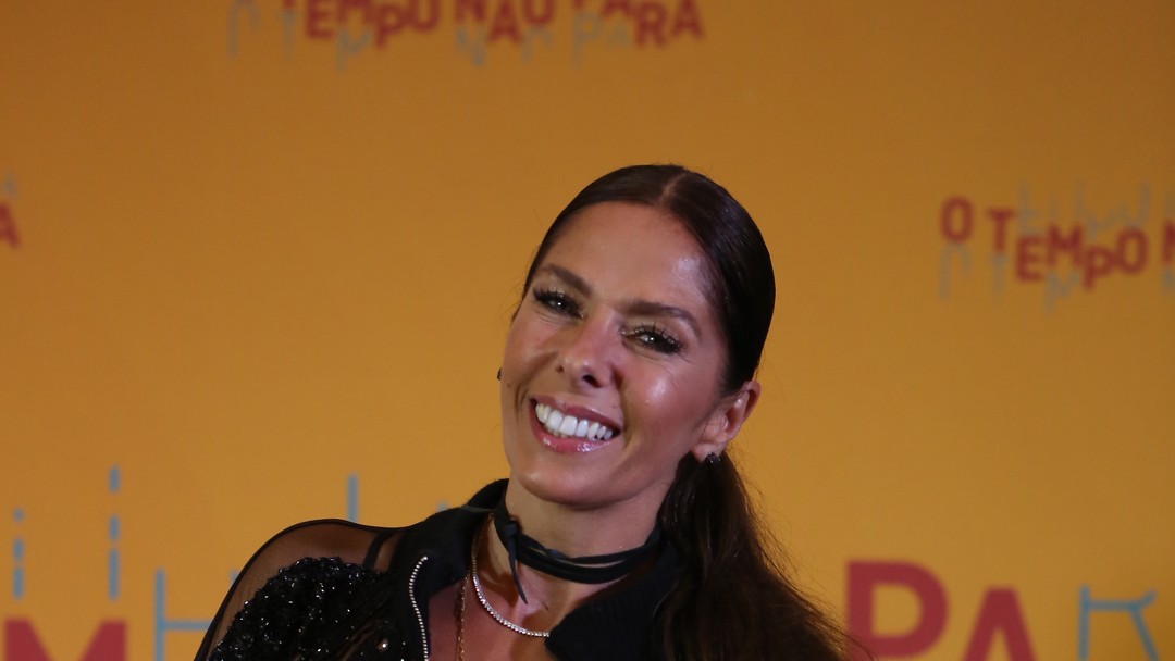 Assessor de Adriane Galisteu provoca climão entre jornalista em festa de novela