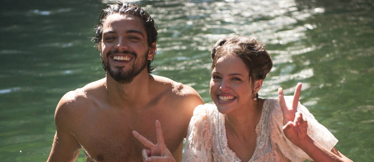 Rodrigo Simas e Agatha Moreira vivem amizade colorida