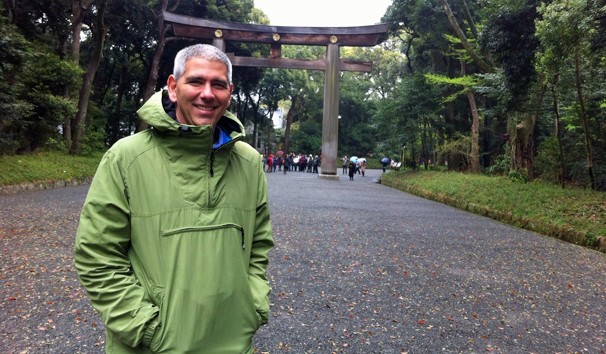 Globo escolhe Carlos Gil para substituir Márcio Gomes no Japão