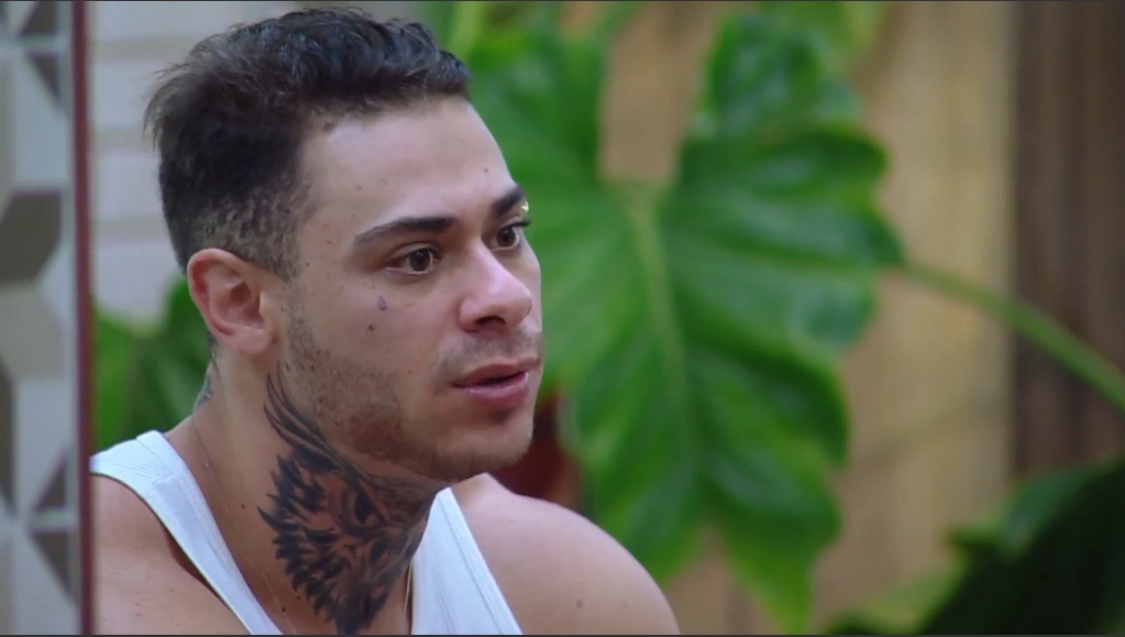 Leo Stronda se revolta com punição e ameaça matar animal em “A Fazenda 10”