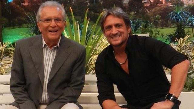 Carlos Alberto homenageia o filho e diretor Marcelo de Nóbrega após incidente