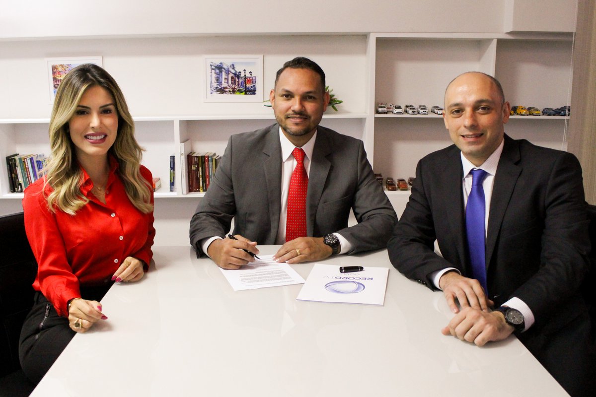 Após 10 anos, Mariana Martins deixa a TV Anhanguera e assina com a Record TV Goiás