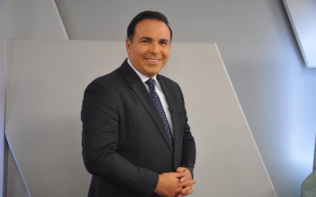 Reinaldo Gottino chora ao chegar à CNN Brasil