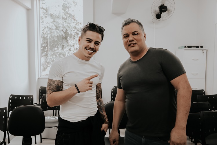 Como um garoto de programa, Biel investe na carreira de ator