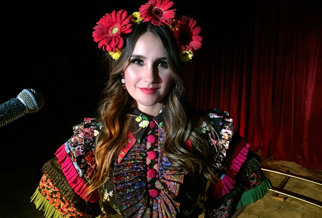 Dulce Maria lança vídeo clipe que retrata sua trajetória
