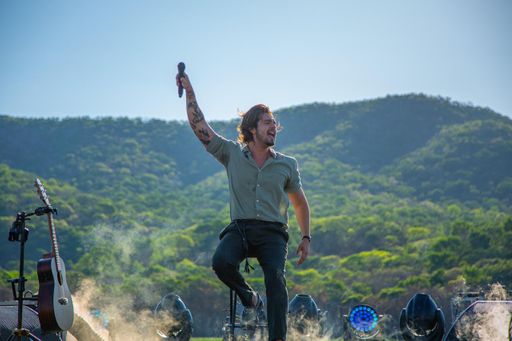 Luan Santana faz live histórica diretamente do Pantanal